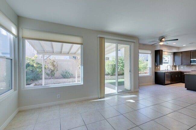 Building Photo - Immaculate 3 bedroom house with a Loft in ...