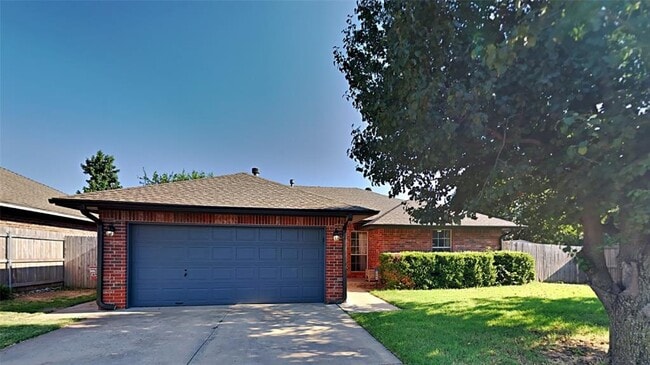 Building Photo - 1241 Capitol Dr