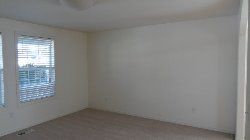 Building Photo - 4118 NE 165th Ave