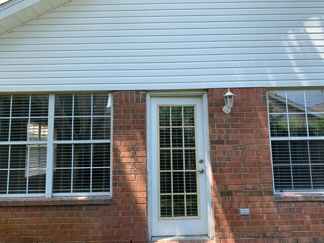 Building Photo - 4650 Windstarr Dr