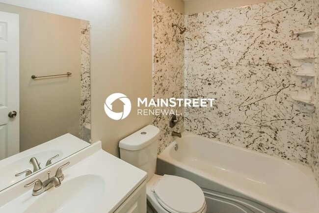 Building Photo - 4 Bedroom Pet-Friendly Home in KANSAS CITY, MO with Main Street Renewal