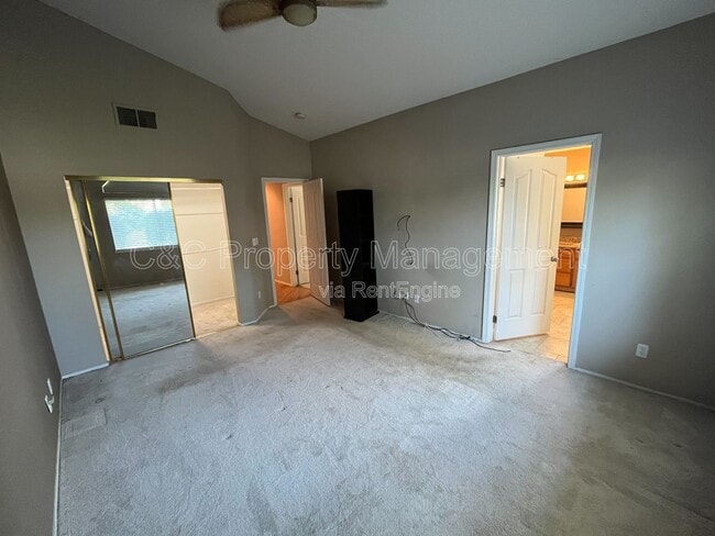 Building Photo - 1050 Colonial Ct