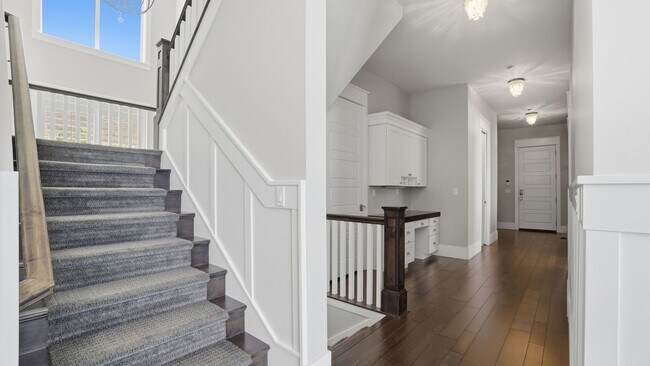 Building Photo - Luxurious Herriman 6 Bed with Indoor Court, Theater & Stunning Views!!!