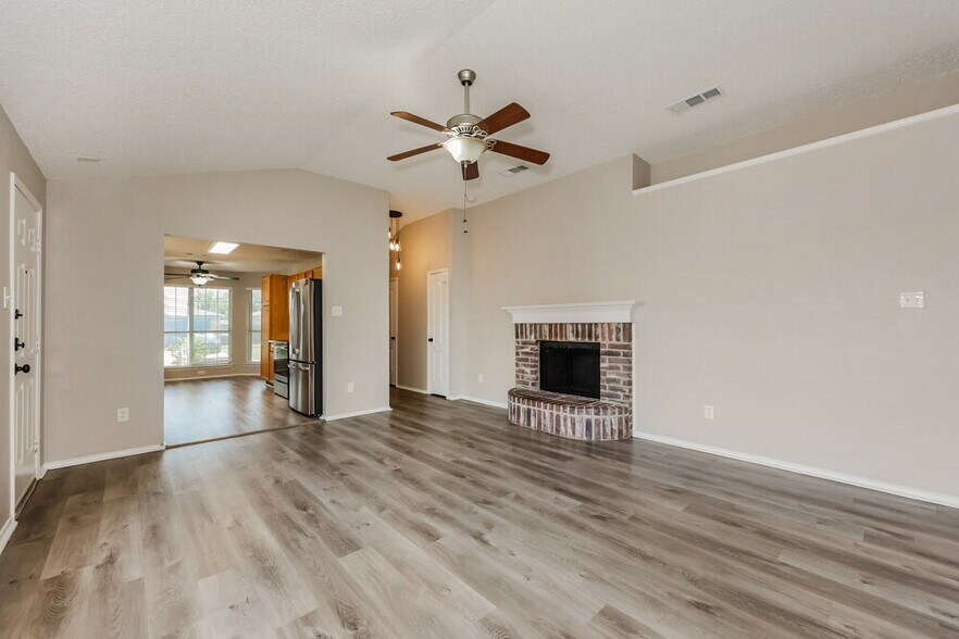 Building Photo - 5904 Heatherglen Terrace