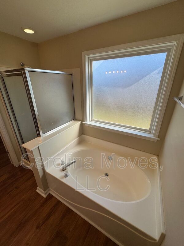 Building Photo - 500 Cliffview Ct