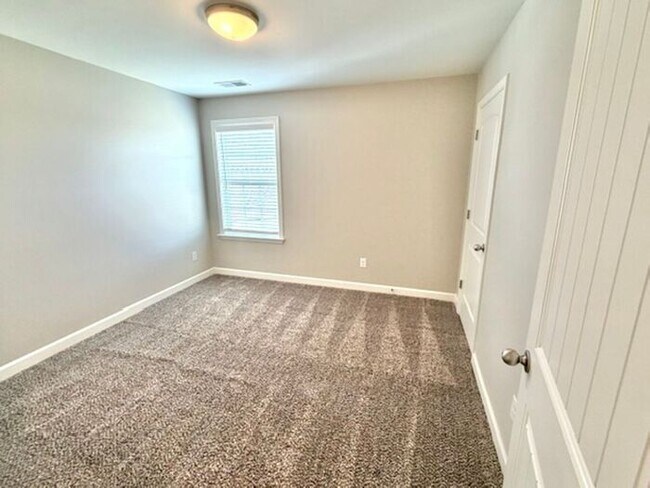 Building Photo - Now Leasing a 4-bedroom 2.5 bath home in Walls, Mississippi at Mallard Park