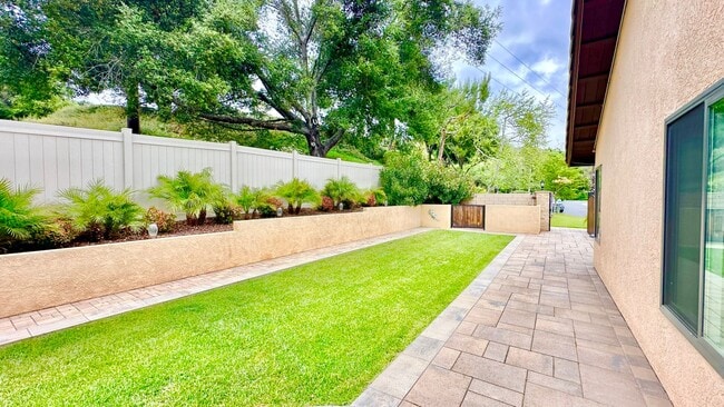 Building Photo - Beautifully Upgraded Single Story in the P...
