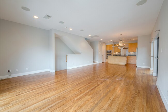 Building Photo - 4305 Eigel St