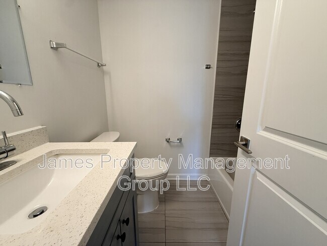 Building Photo - 831 Mcintosh Ct