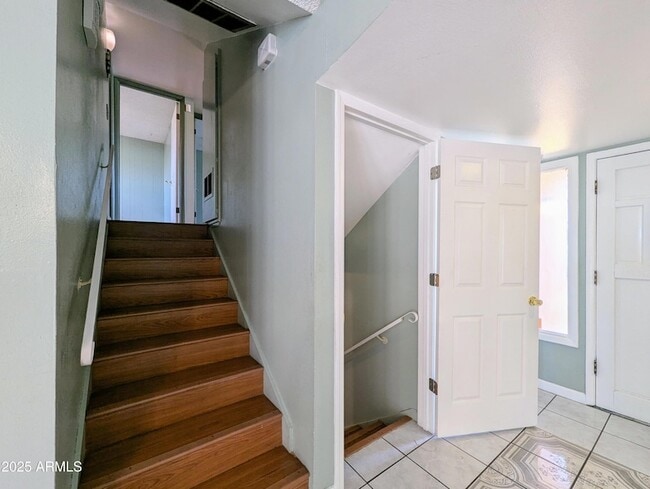 Building Photo - 4019 W San Miguel Ave