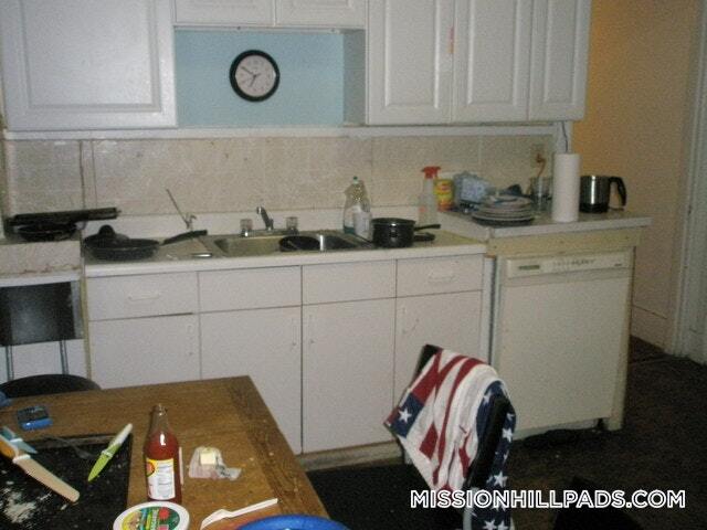 Building Photo - 8 Carmel St