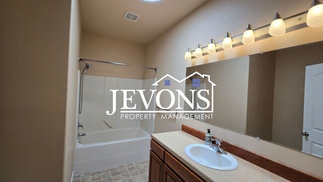 Building Photo - Open House viewings every Tuesday and Friday at 12:00 PM.