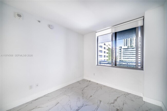 Building Photo - 16385 Biscayne Blvd