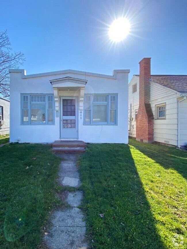 Building Photo - Quaint 1 Bedroom Home in Medford