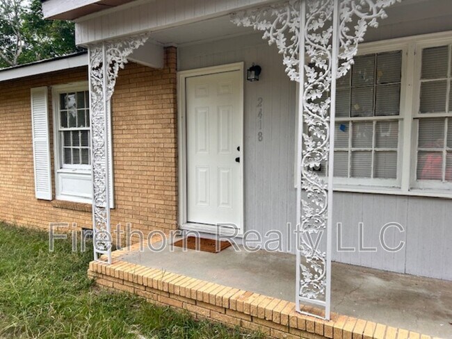 Building Photo - 2418 Sumac Dr