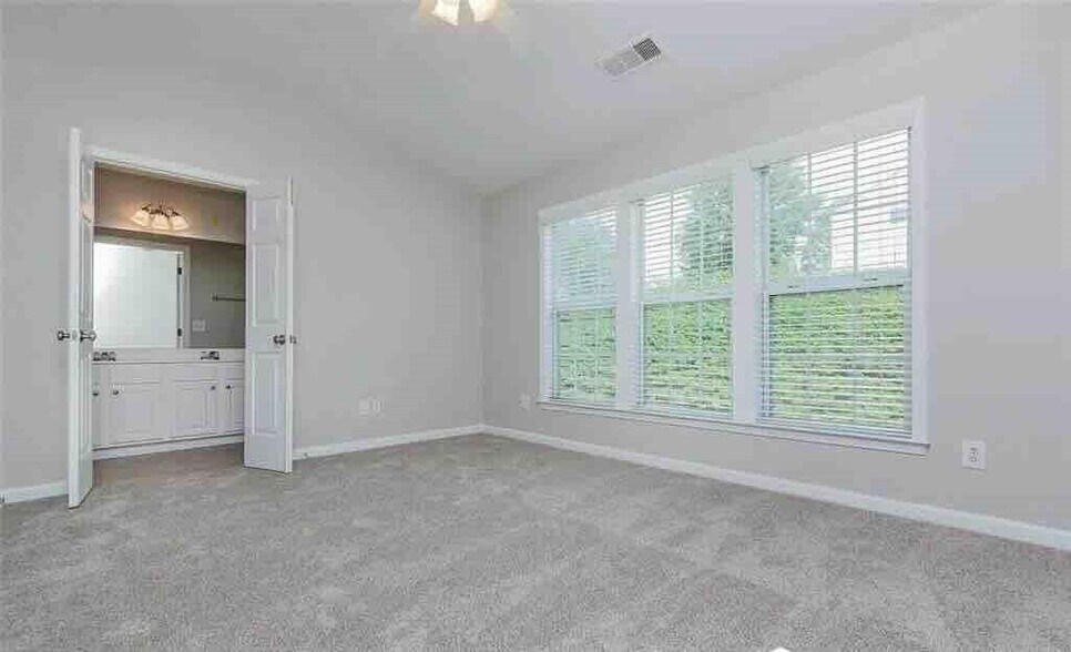 Building Photo - 1108 Thornborough Dr