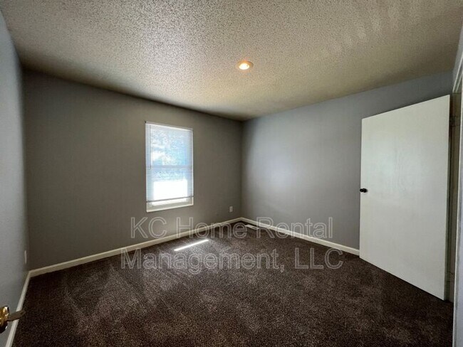 Building Photo - 1633 Jackson Ave