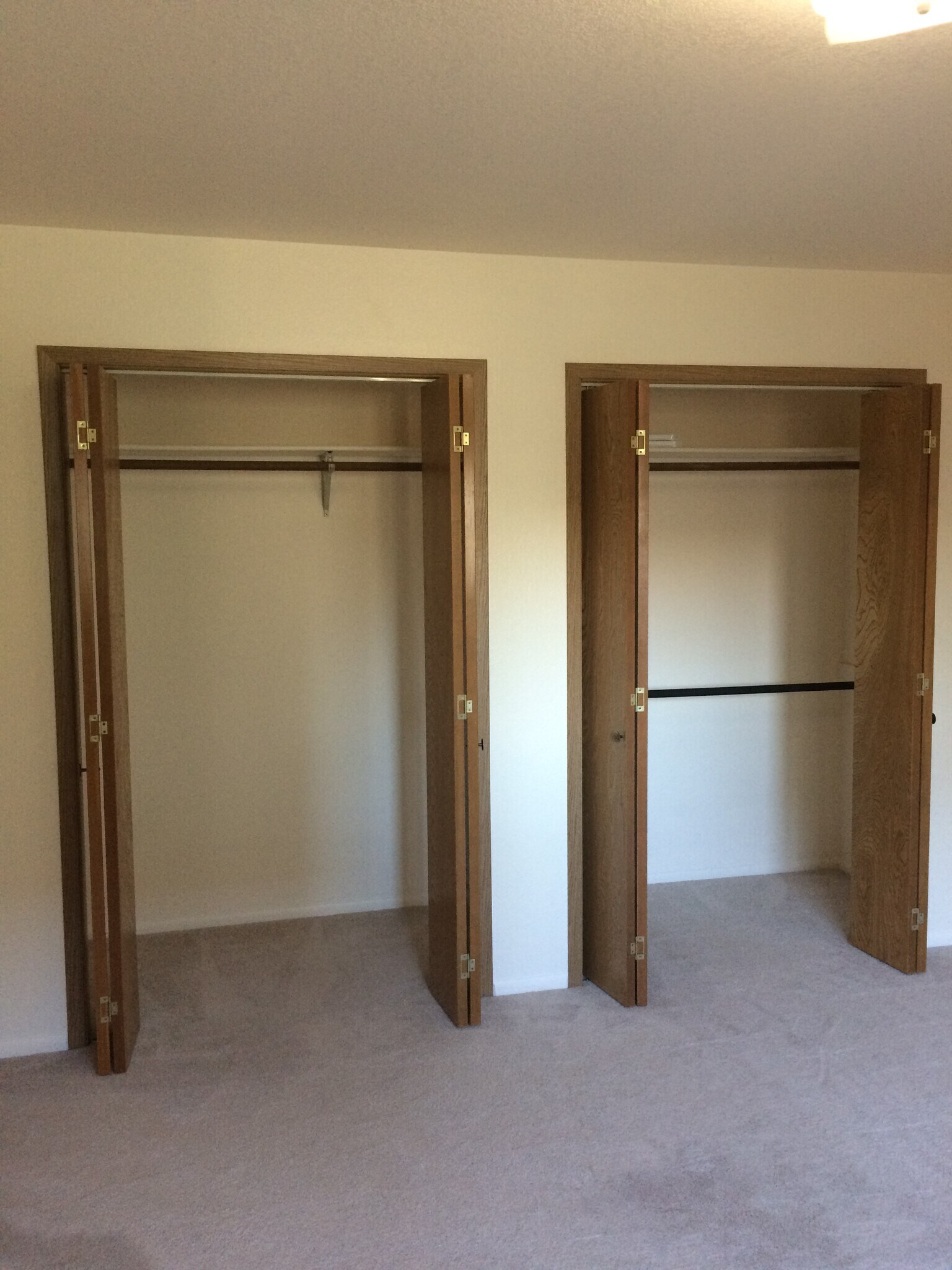 Building Photo - 700 W 47th Ave