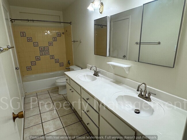 Building Photo - 3817 W Frier Dr