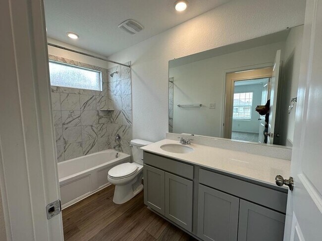 Building Photo - 365 Sonterra Dr