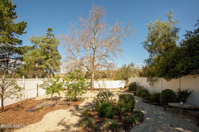 Building Photo - Beautiful Wine Country Home