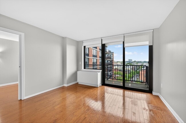 Building Photo - 700 Grove St