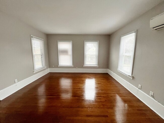 Building Photo - 40 Buxton Ave