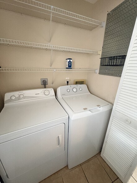 Building Photo - 444 Bouchelle Dr