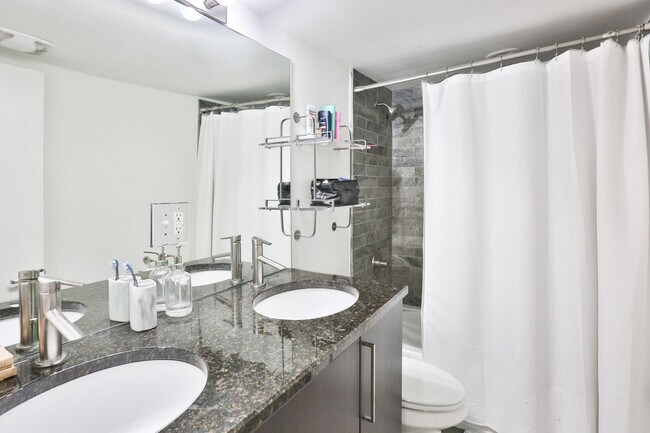 Building Photo - Wicker Park Big 3 Bedroom 2 Bath Private Coach House. Decks and Outdoor Space.