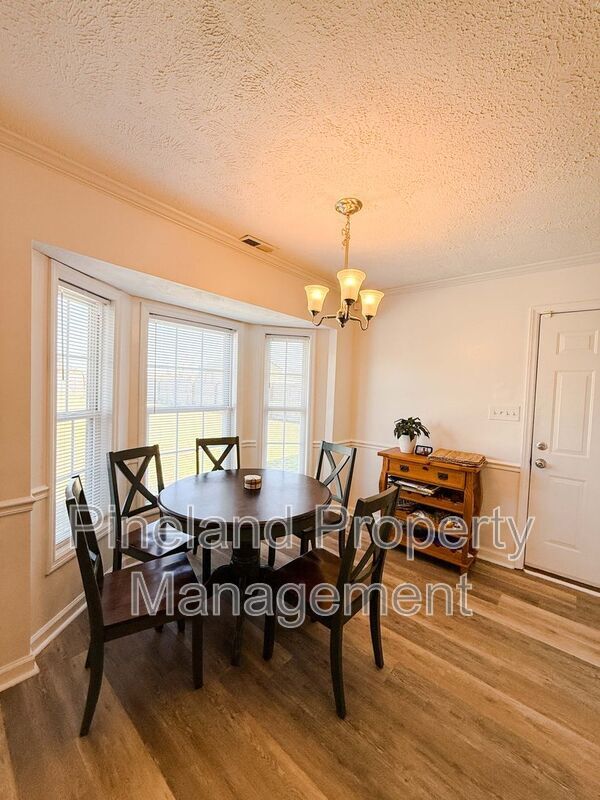 Building Photo - 301 Buckeye Dr