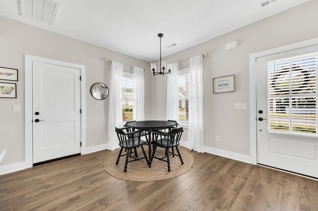 Building Photo - 1016 Sycamore Rdg E