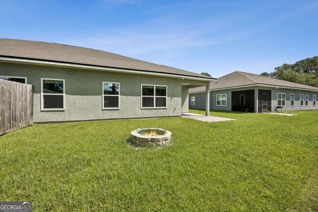 Building Photo - 326 Gary Cir