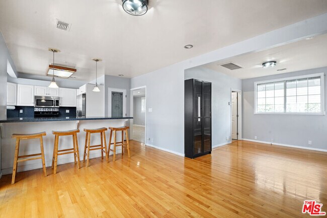 Building Photo - 6122 Strickland Ave