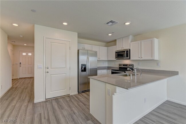 Building Photo - 6960 Stafford Hl St