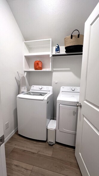 Building Photo - 5334 Riverwalk Pky