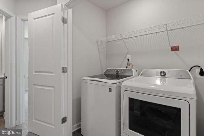 Building Photo - 51 Arsberg Dr