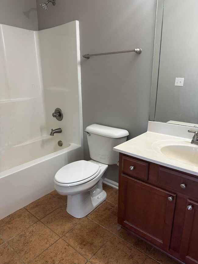 Building Photo - 2512 Rockaway Pl