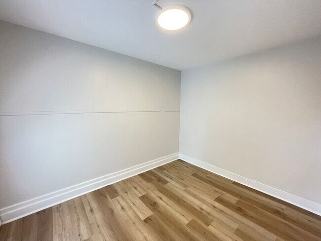 Building Photo - 49 Pennacook St
