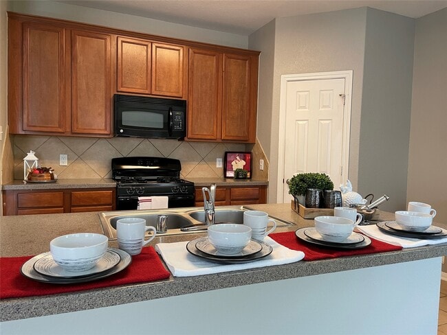 Building Photo - 5426 Rio Dr