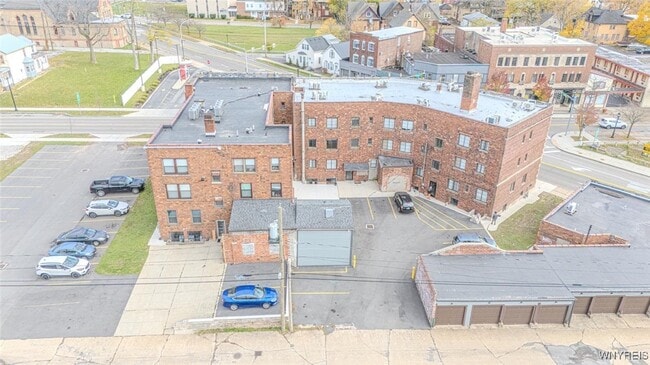 Building Photo - 530 Main St