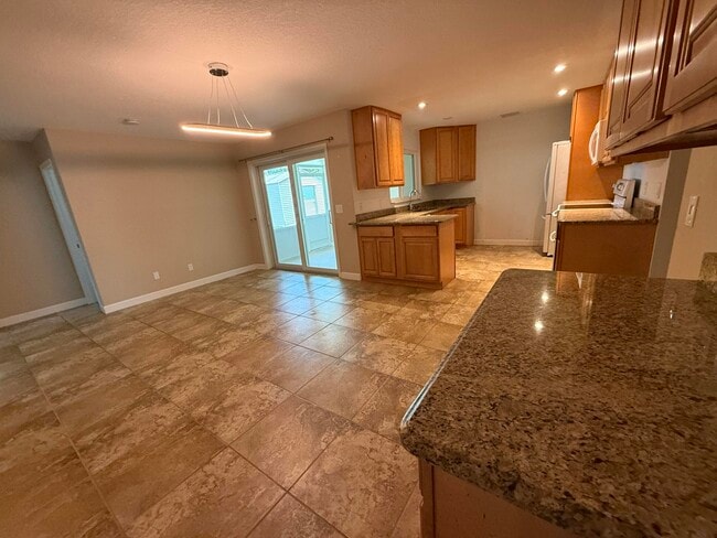 Building Photo - 1143 SE Sabina Ln