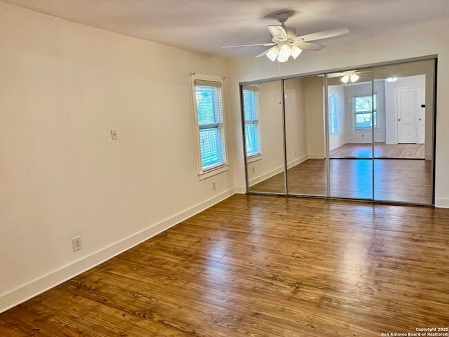 Building Photo - 207 E Terra Alta Dr