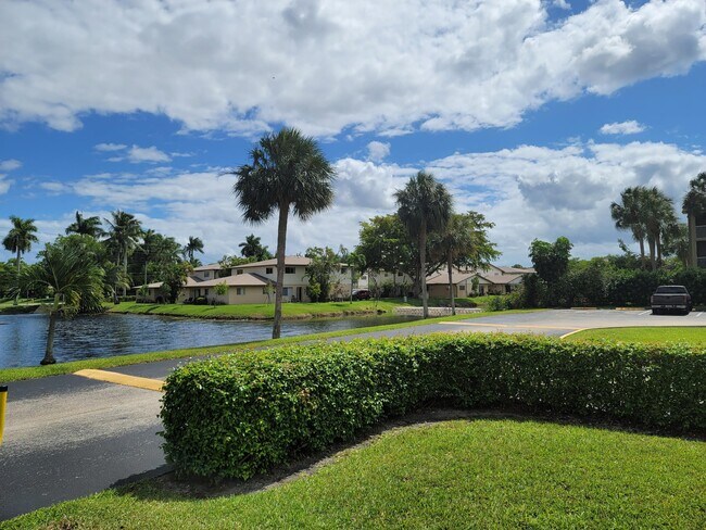 Building Photo - 3737 N Pine Island Rd