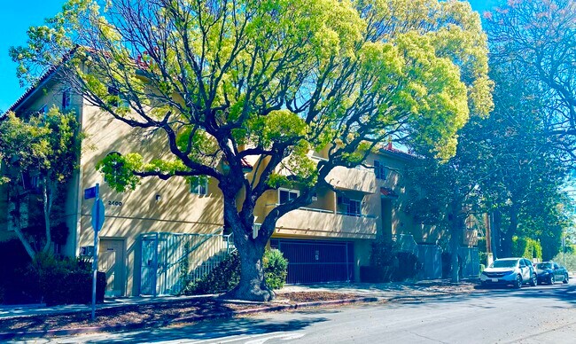 Building Photo - 2400 Walnut Ave