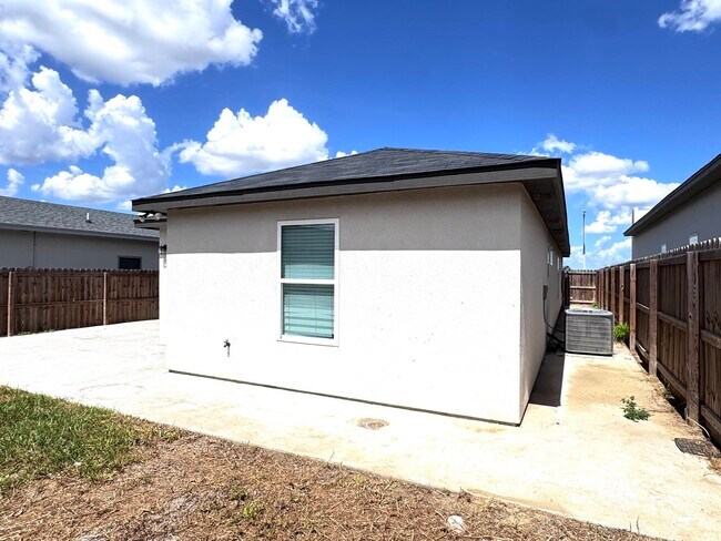 Building Photo - 1412 El CAPORAL DR.
