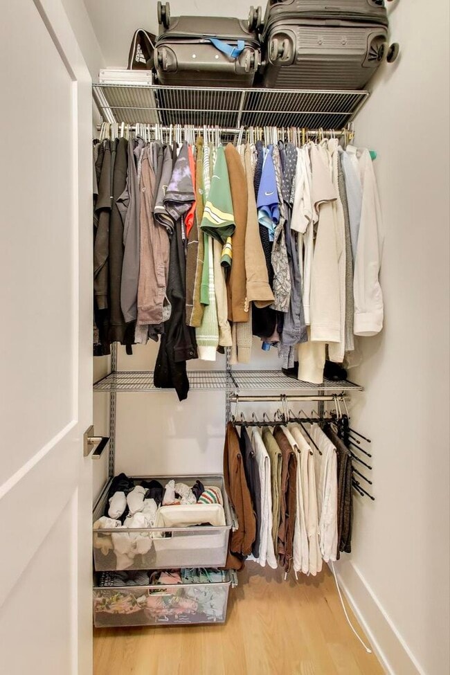 Building Photo - 3320 N Narragansett Ave