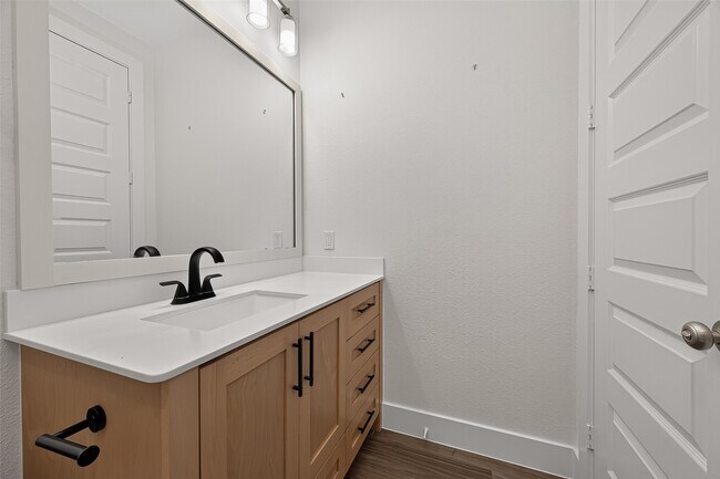 Building Photo - 25109 Pinebrook Grove Ln