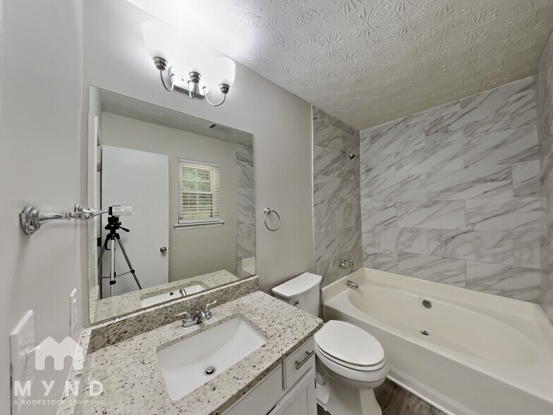 Building Photo - 264 Fennel Wy SW