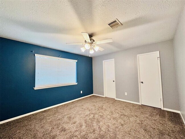 Building Photo - 3934 Thistlewood Dr