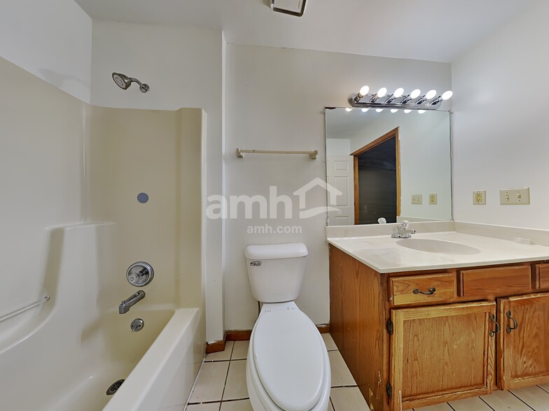 Building Photo - 110 Justin Pl